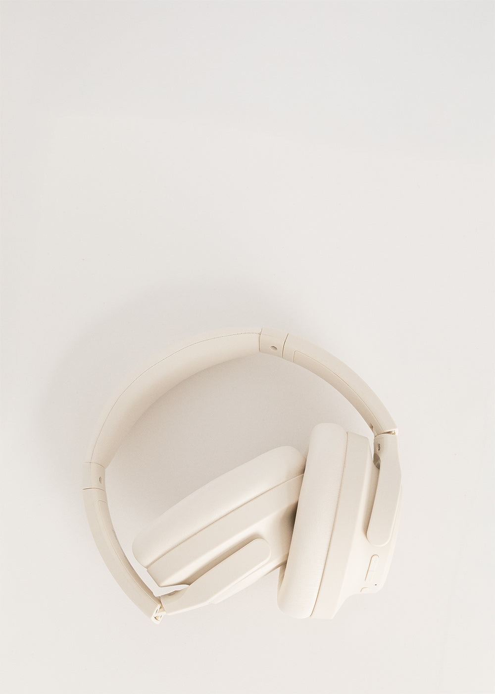 AURICULARES CREATE BEIGE RETRO_lamonyos