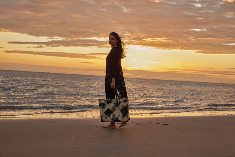 AVENUE_PICNIC_SHOPPER_XL_HUNTING_BLACK_HANDED_BY_LAMONYOS_3