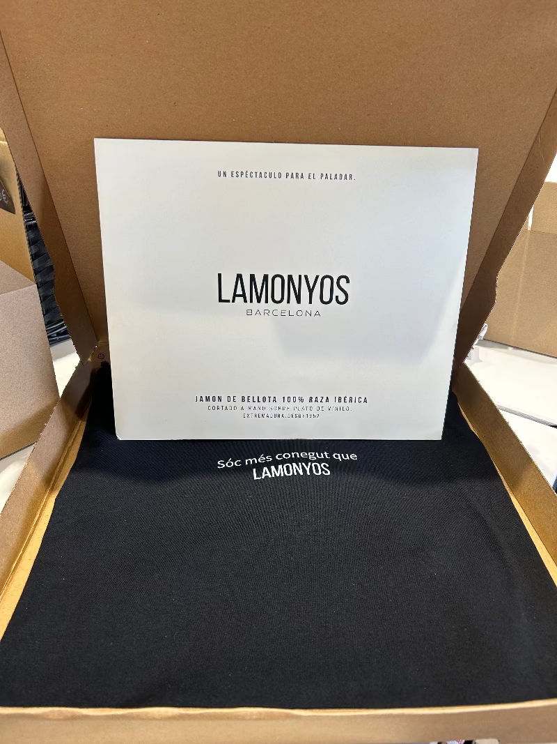 CAJA PIZZA LA ESENCIA LAMONYOS HOMBRE