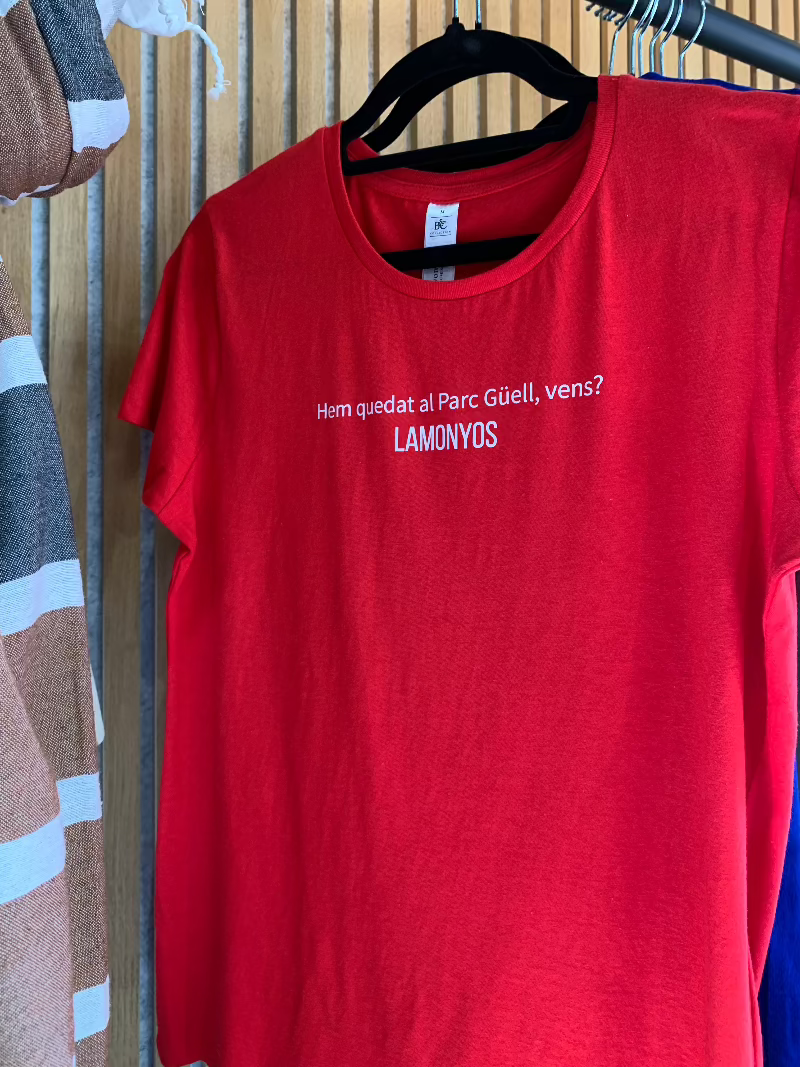 CAMISETAS MUJER ROJO: PARK GÜELL LAMONYOS