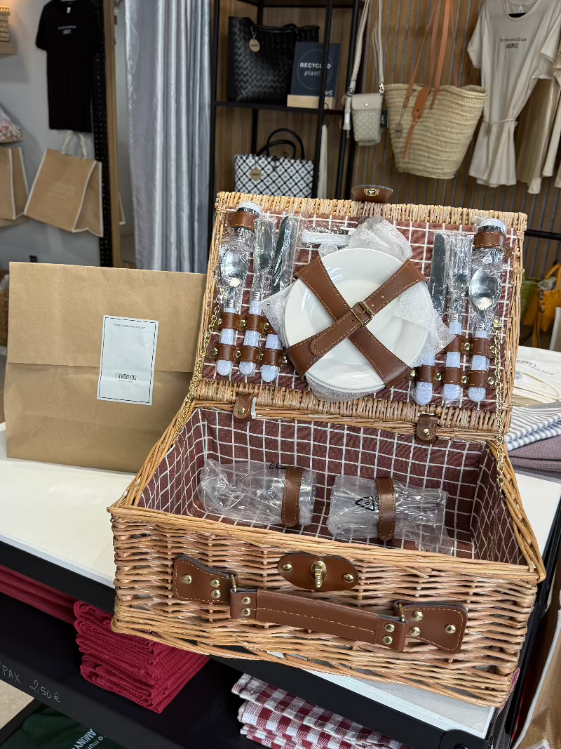 CESTA PICNIC CUADROS MARRON 4 SERVICIOS_2