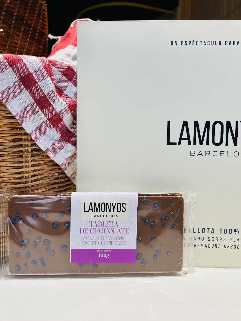 CHOCOLATE CON LECHE CON LECHE CON VIOLETA LIOFILIZADA ARTESANAL LAMONYOS