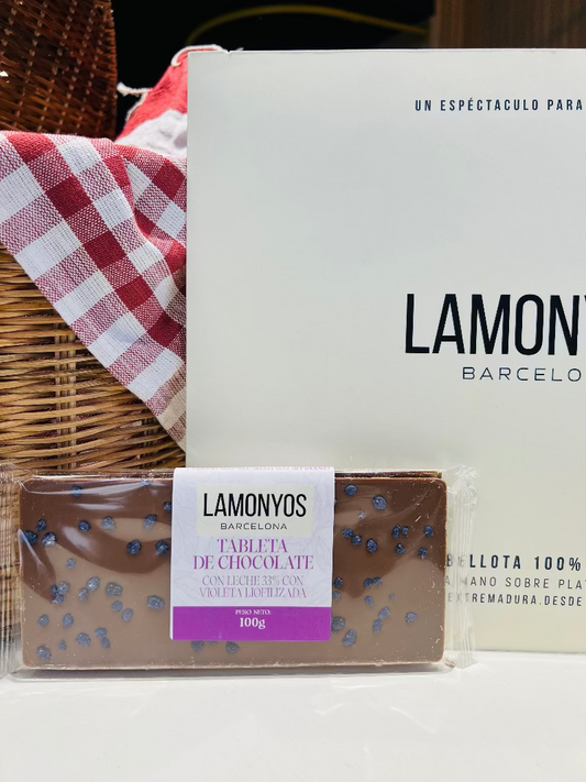 CHOCOLATE CON LECHE CON LECHE CON VIOLETA LIOFILIZADA ARTESANAL LAMONYOS