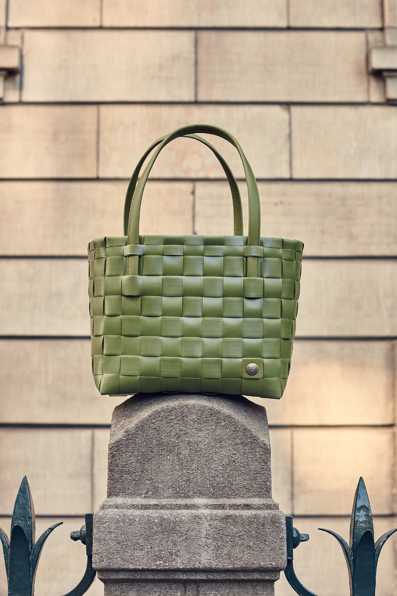 COLOR_MATCH_PICNIC_SHOPPER_LAUREL_GREEN_HANDED_BY_LAMONYOS_2