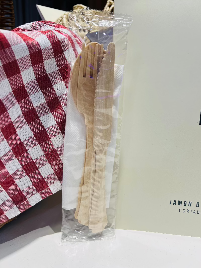 CUBIERTOS PARA PICNIC RECICLABLES LAMONYOS