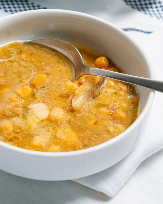 GARBANZOS CON BACALAO Y PICADA