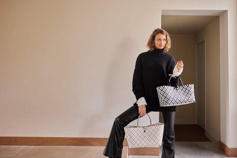 MINI MOTIF BAG PICNIC BLANCO Y NEGRO PATTERN HANDED BY_3