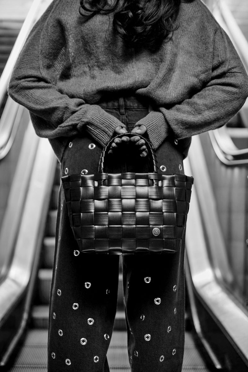 PARIS MINI PICNIC BLACK HANDED BY_4_LAMONYOS