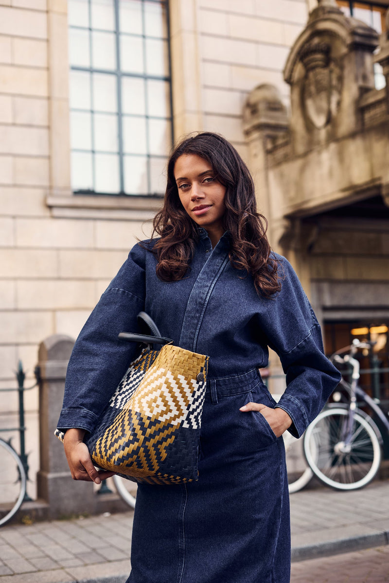 QUINN_PICNIC_SHOPPER_L_NAVY_OCHRE_YELLOW_CHAMPAGNE_HANDED_BY_LAMONYOS_2